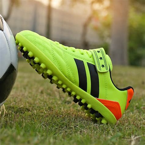 soccer shoes for synthetic grass